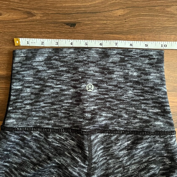 🖤 Lululemon High-Rise Cropped Leggings 🖤 - Picture 6 of 11